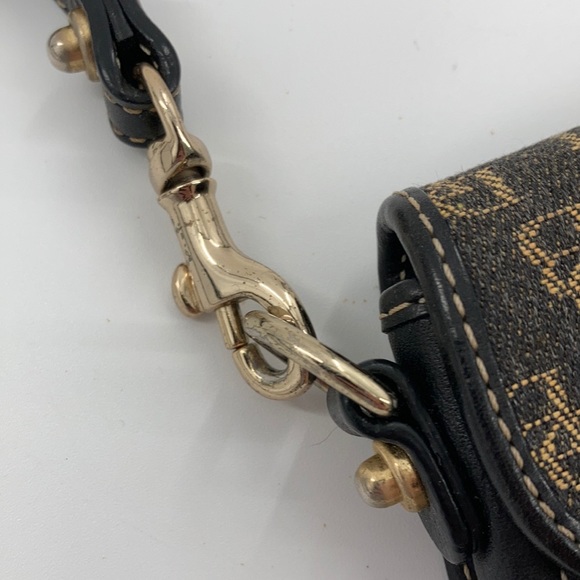 Dooney & Bourke Wristlet - Picture 5 of 9